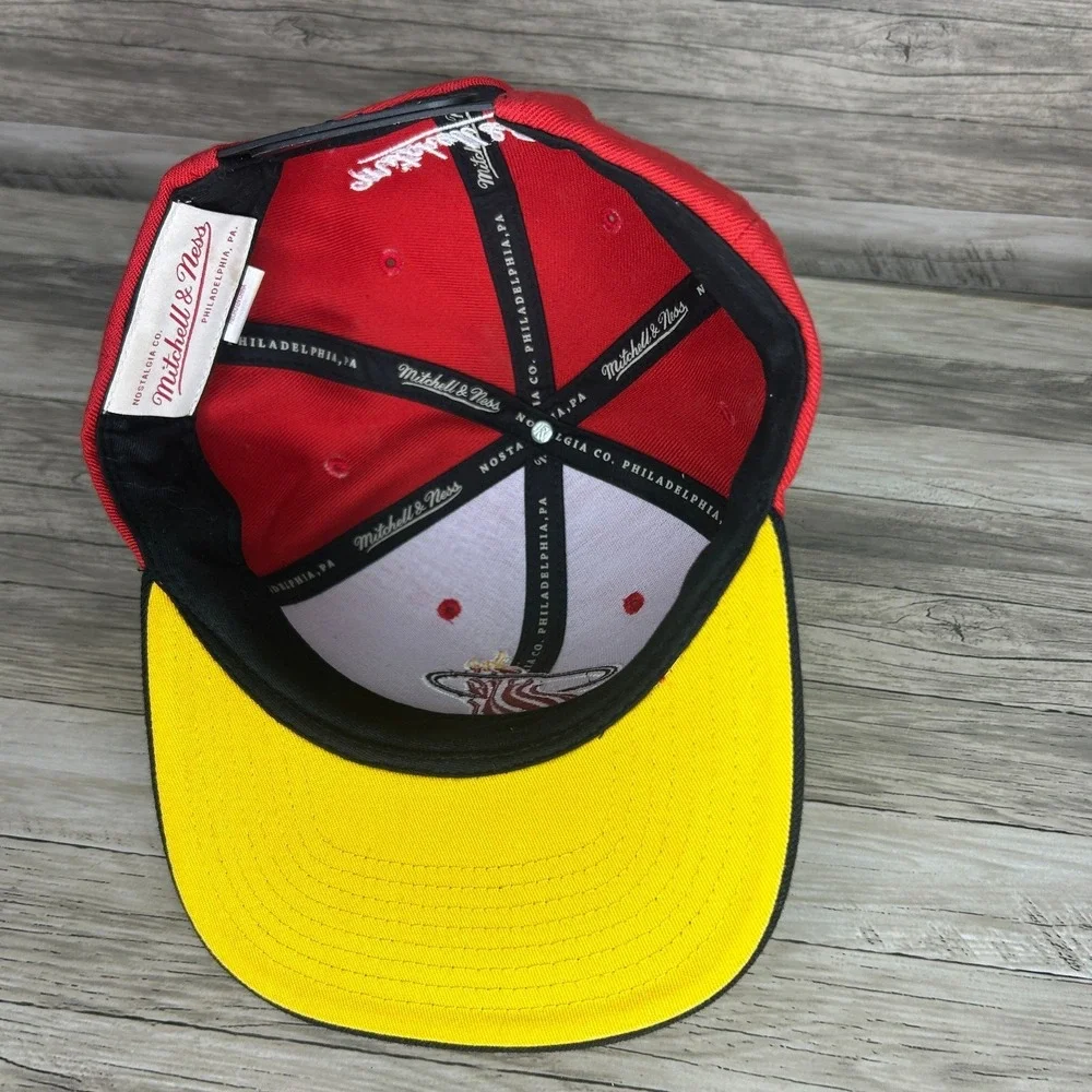 Miami Heat Mitchell & Ness Hardwood Classics Snapback Hat Cap Men NBA‎ Red Black